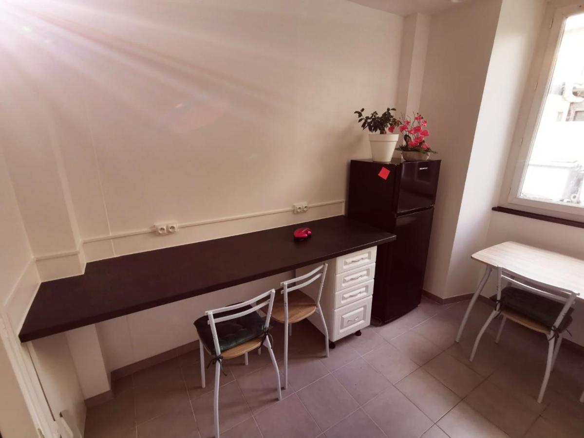 Appartement Pres De La Gare Rer C-Spacieux 4 Pieces Etampes Luaran gambar