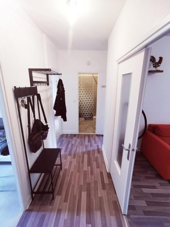 Appartement Pres De La Gare Rer C-Spacieux 4 Pieces Etampes Luaran gambar