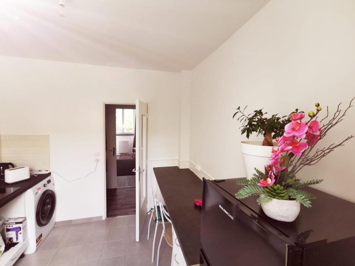 Appartement Pres De La Gare Rer C-Spacieux 4 Pieces Etampes Luaran gambar