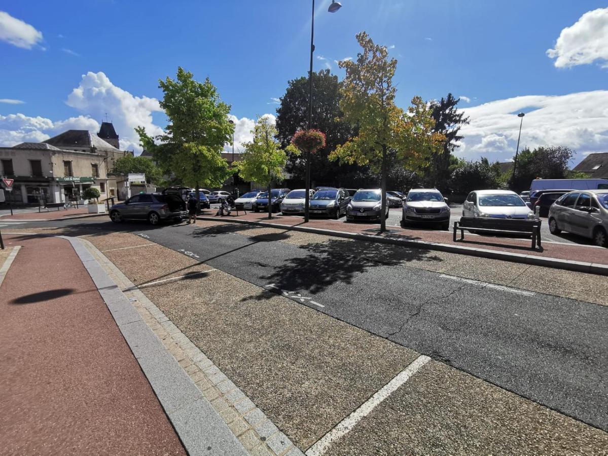 Appartement Pres De La Gare Rer C-Spacieux 4 Pieces Etampes Luaran gambar